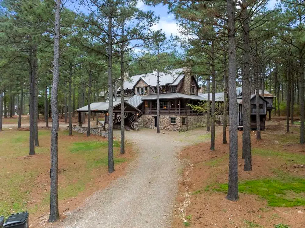 Kings Crossing Manor