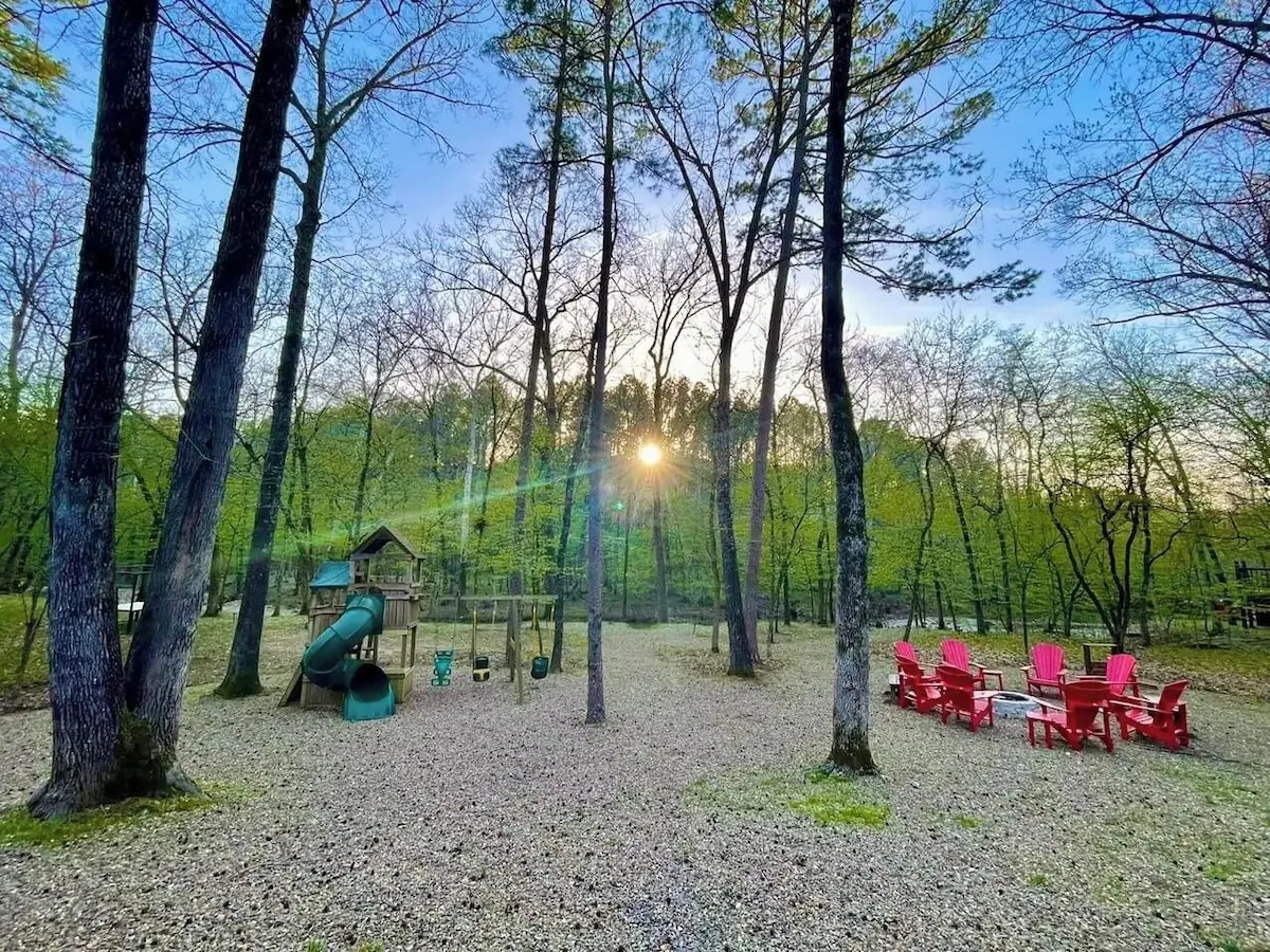 Blue Moon Creekside Lodge