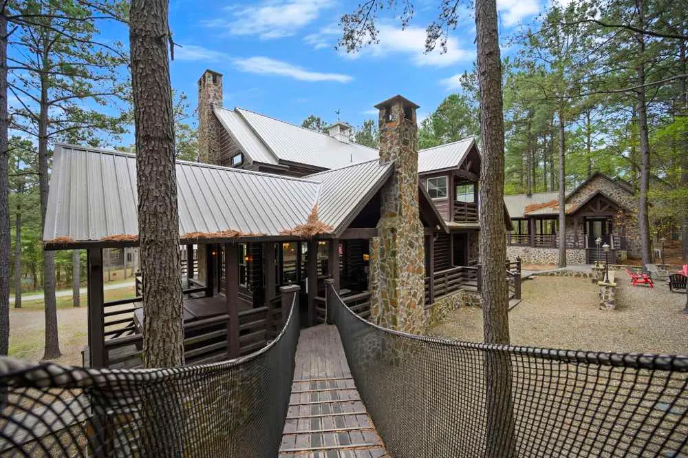Kings Crossing Manor