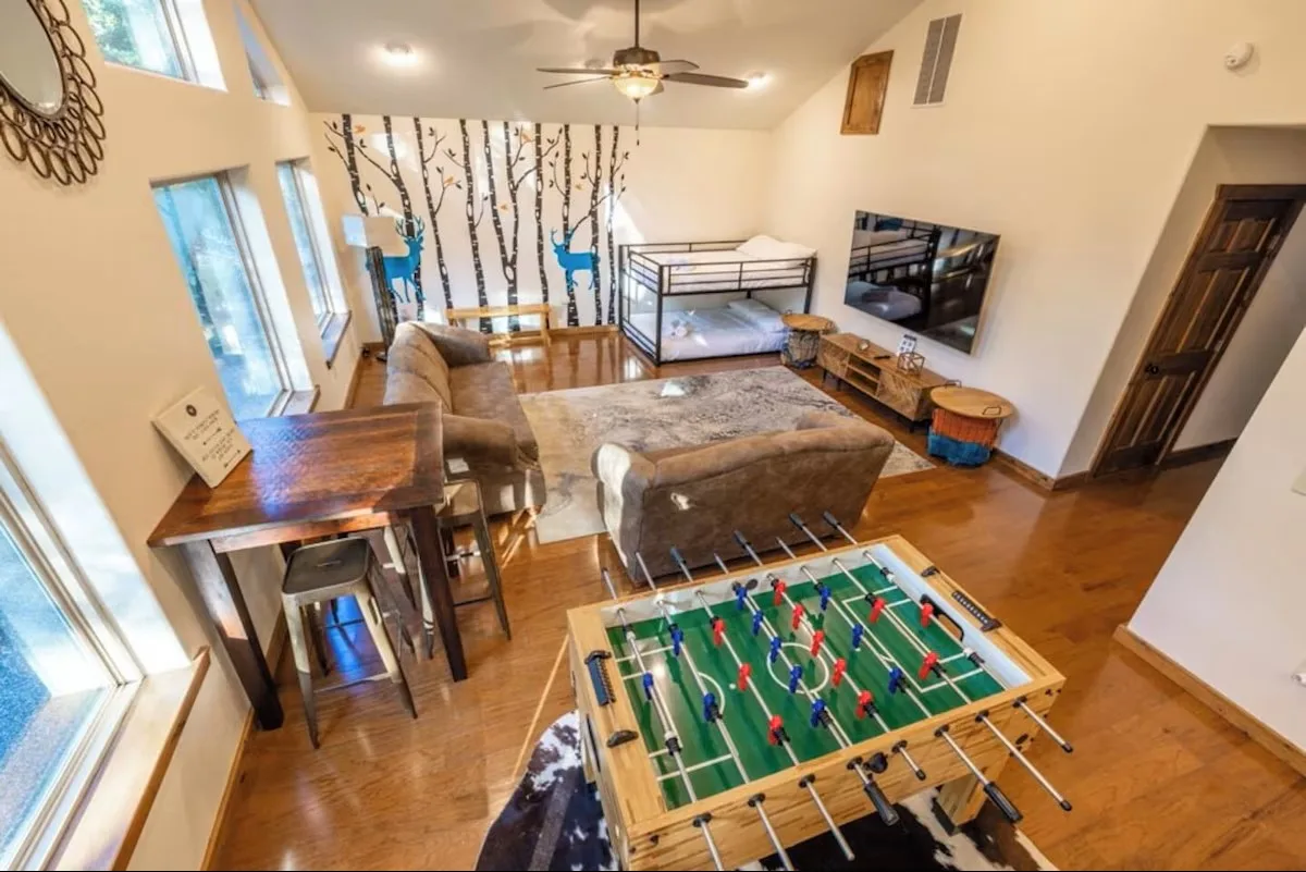 Blue Moon Creekside Lodge