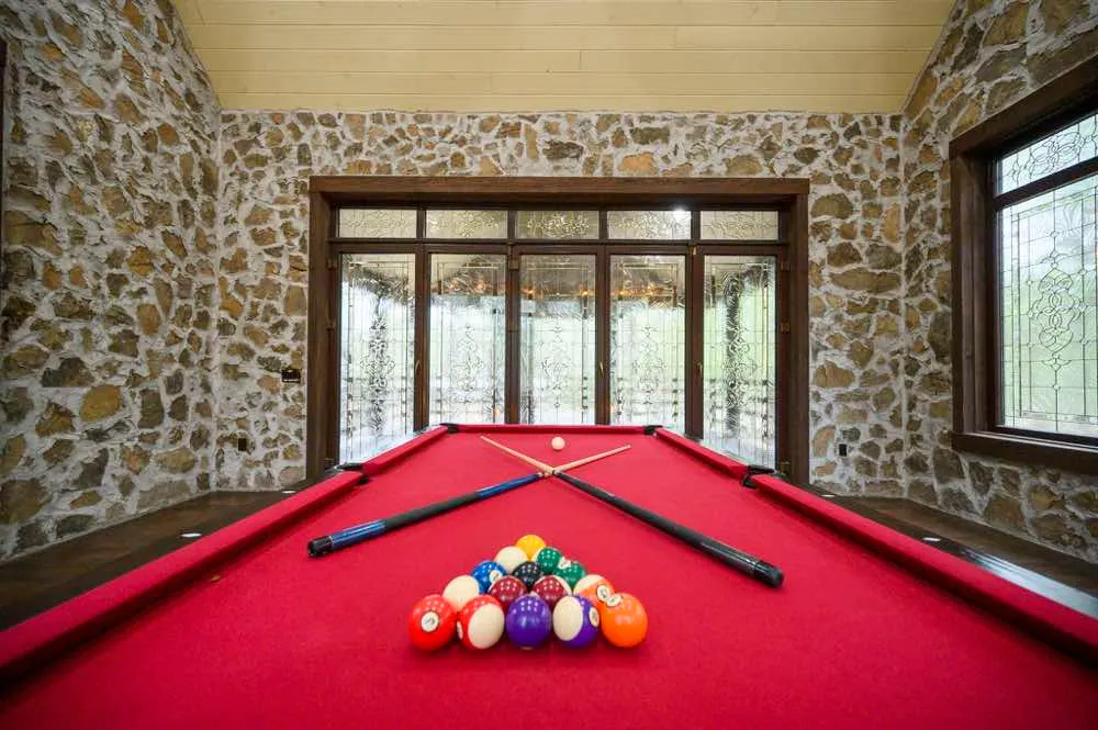 Kings Crossing Manor
