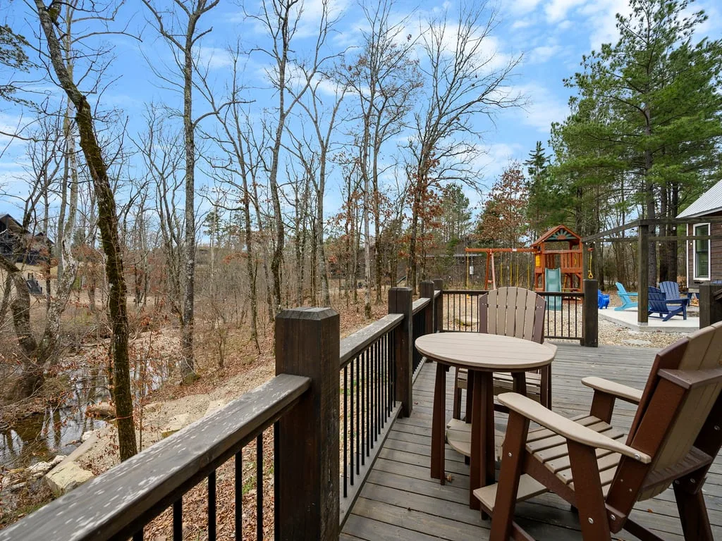 Hideaway on the Creek