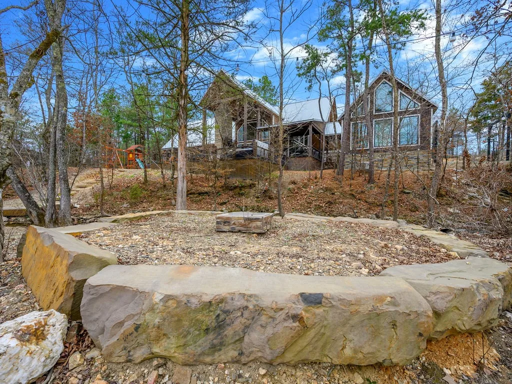 Hideaway on the Creek