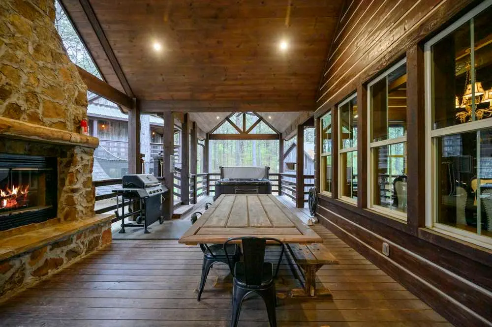 Kings Crossing Manor