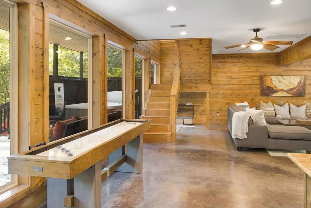 Blue Moon Creekside Lodge