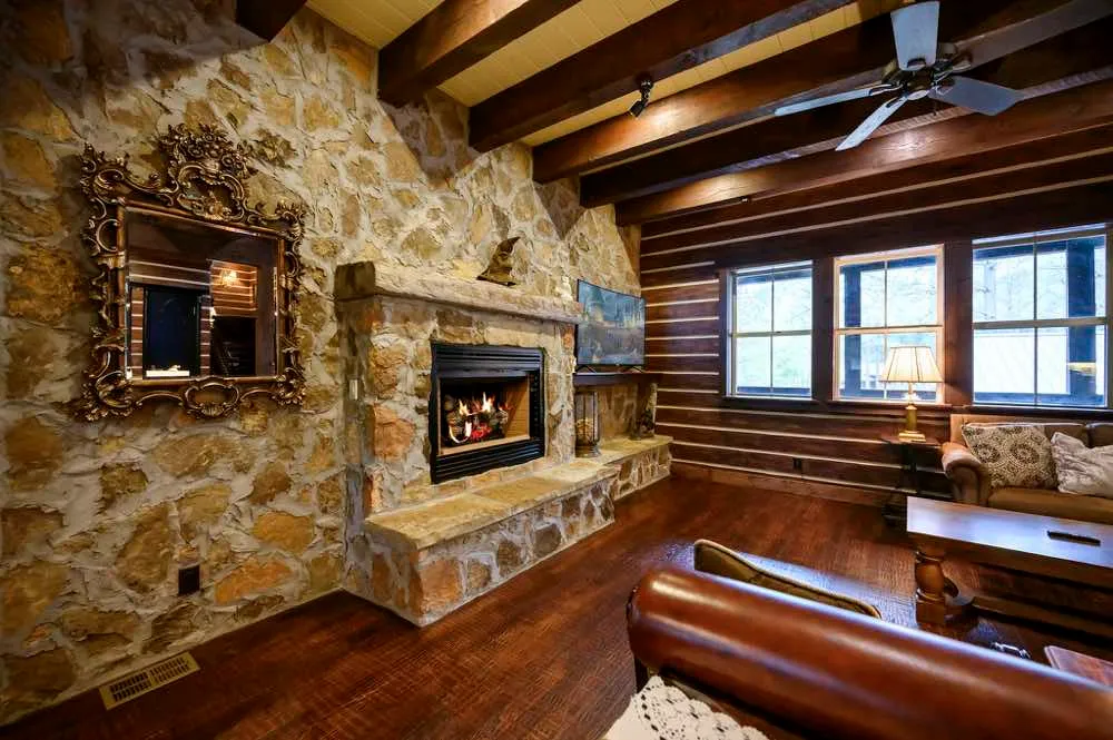 Kings Crossing Manor