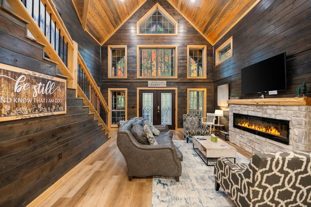Crescent Pines Hollow