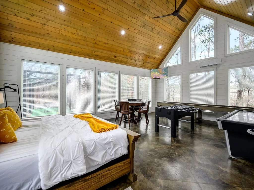 Hideaway on the Creek