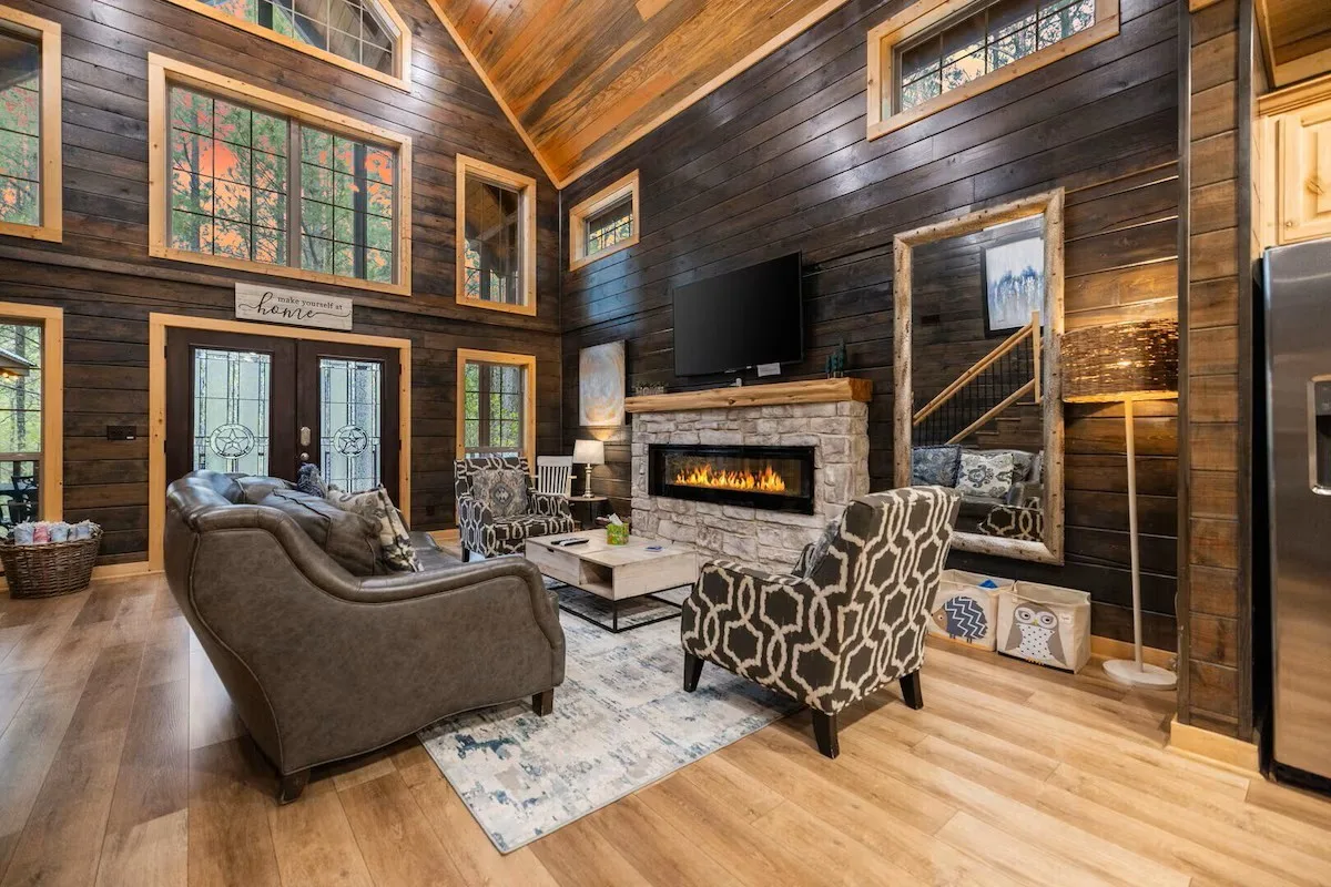 Crescent Pines Hollow
