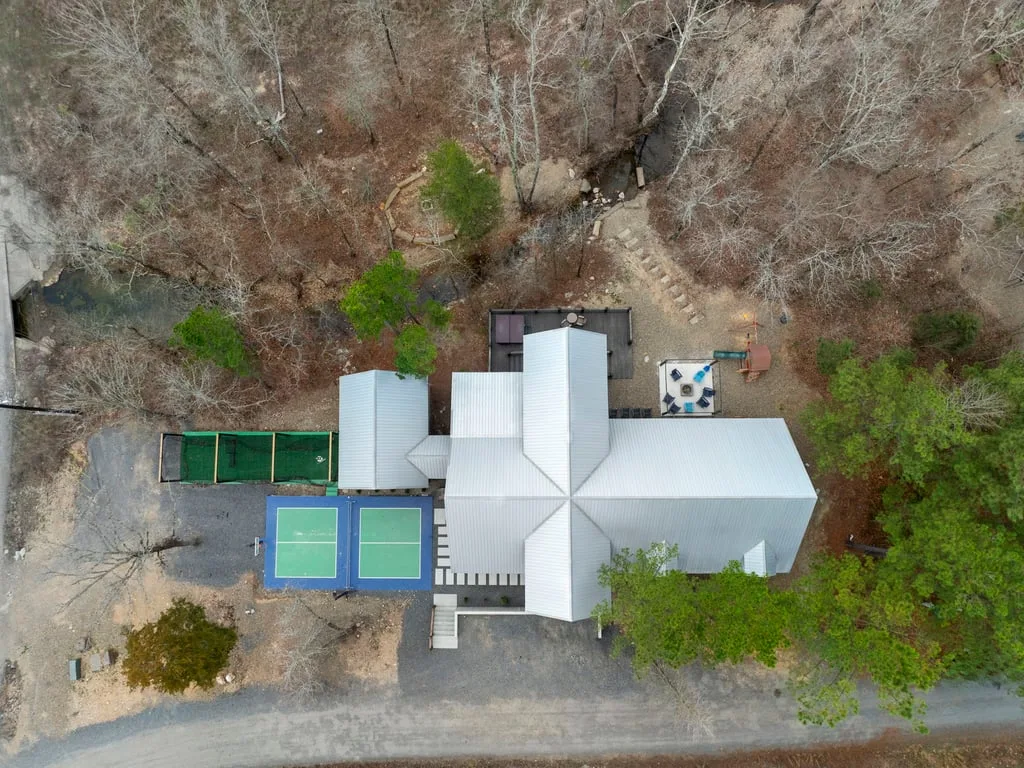 Hideaway on the Creek
