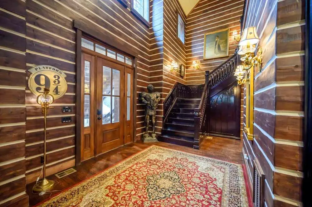 Kings Crossing Manor