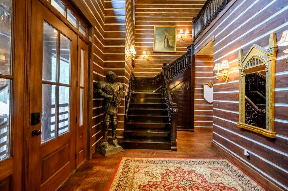 Kings Crossing Manor