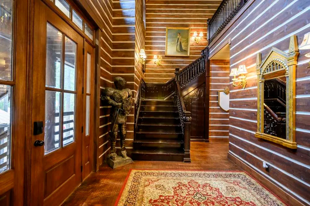 Kings Crossing Manor