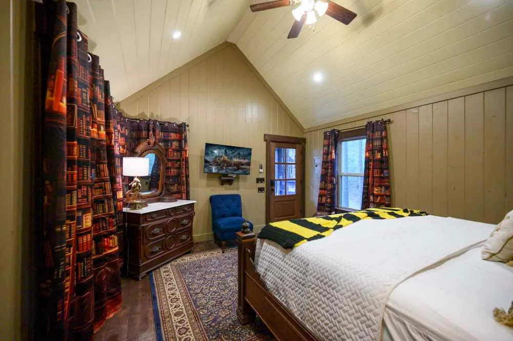 Kings Crossing Manor