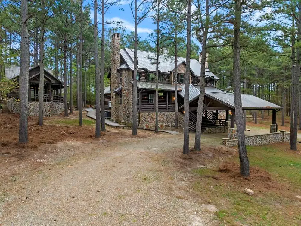 Kings Crossing Manor