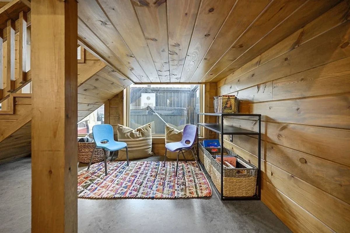 Blue Moon Creekside Lodge