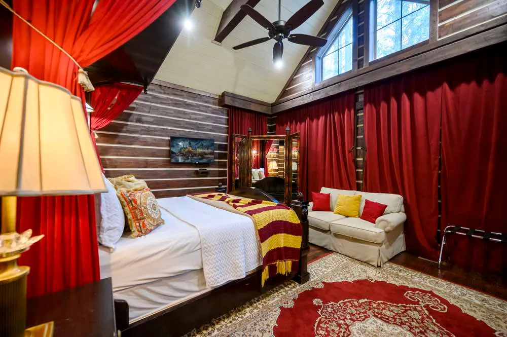 Kings Crossing Manor