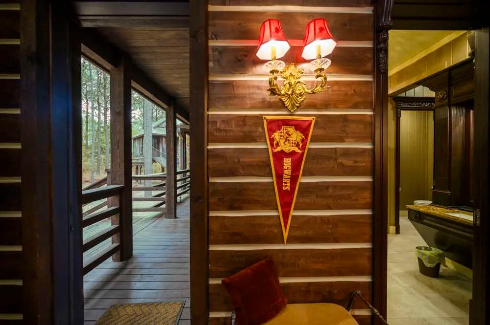 Kings Crossing Manor